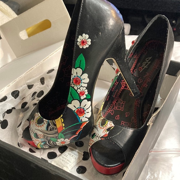 Iron Fist heels - Picture 1 of 6